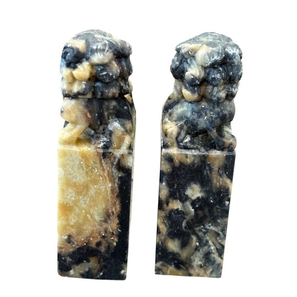 Chinese Carved Marble Chinese Stone Mini Foo Dog Bookends Pair - Black & Beige D - Picture 1 of 4